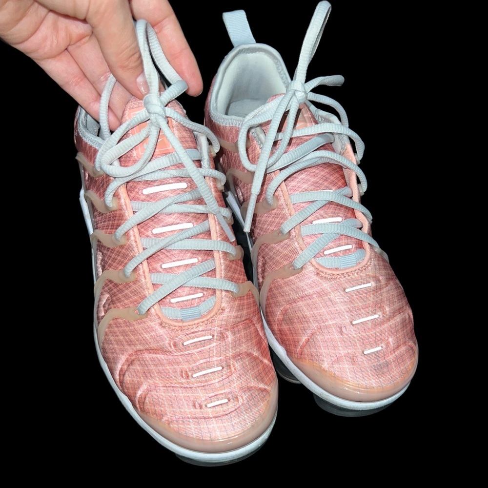 Size 7.5 - Nike Air VaporMax Plus Bleached Coral